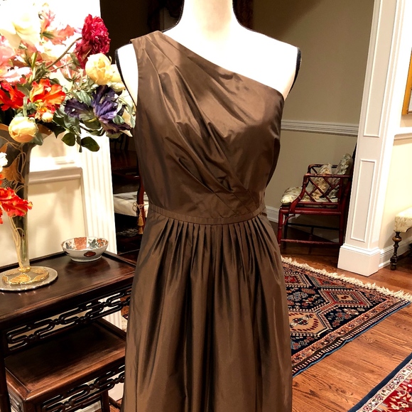 Carmen Marc Valvo Dresses & Skirts - Carmen Marc Valvo Chocolate One Shoulder dress 6
